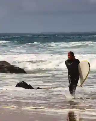 Georg on his way to catch the next wave