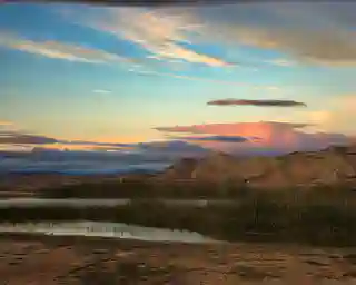 Aussicht in der Wüste Bardenas Reales zum Sonnenuntergang