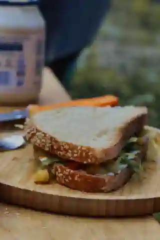 Loaded Sandwich mit marokkanischen Kichererbsen